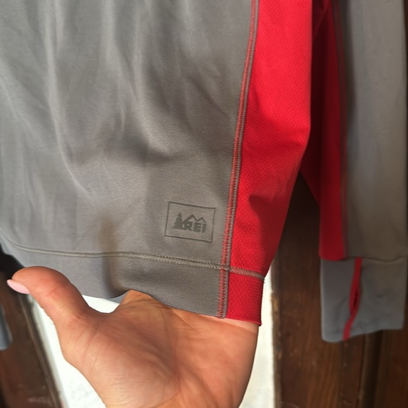Rei women’s long sleeve grey and red shirt size small - Picture 2 of 7